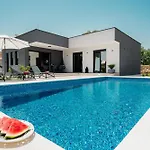 House Adriano Vrsine