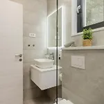 Villa House Adriano