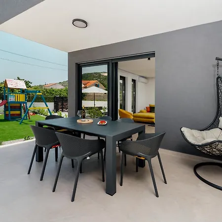 House Adriano Villa