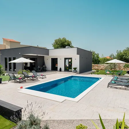 House Adriano Vrsine