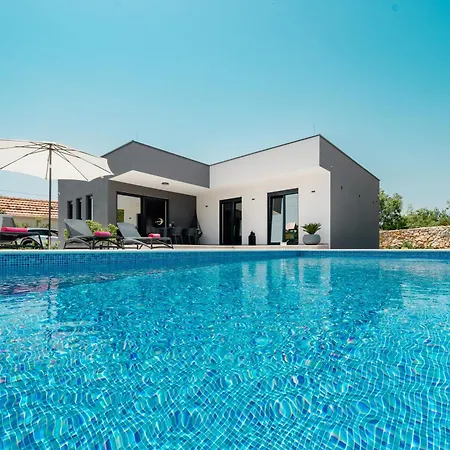 House Adriano *