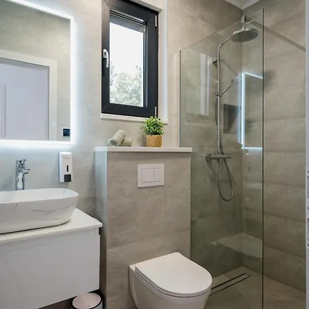 House Adriano Villa *