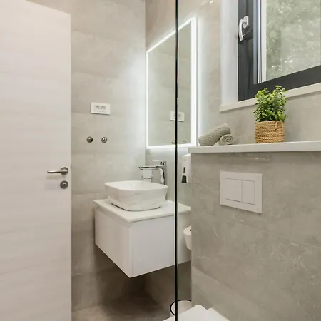 Villa House Adriano