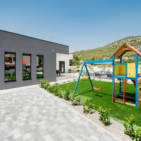 House Adriano Vrsine