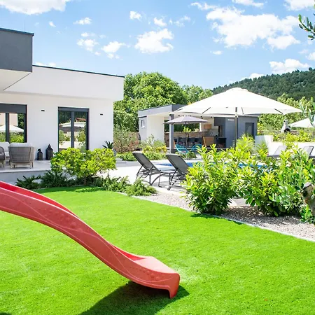 Villa House Adriano