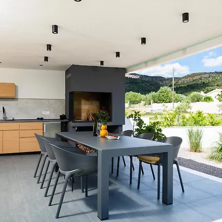 Villa House Adriano