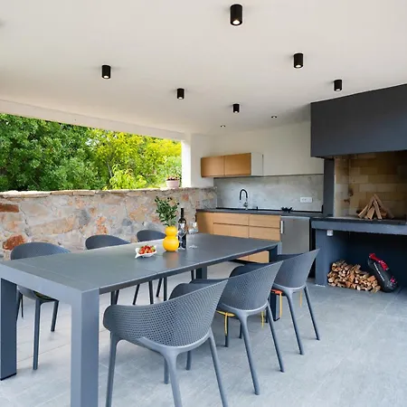 Villa House Adriano *
