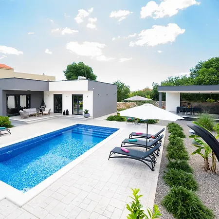 Villa House Adriano